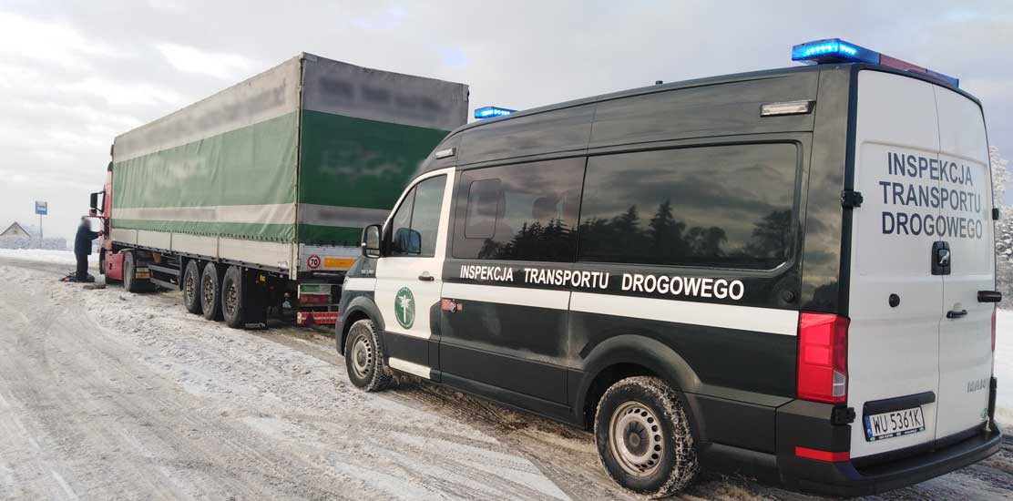 Czynności kontrolne mające na celu sprawdzanie, czy kierowcy pojazdów ciężarowych stosują się do obowiązku jazdy z łańcuchami przeciwpoślizgowymi.