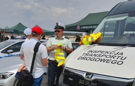 Wszystkie drogi prowadziły do plenerowych punktów szczepień.