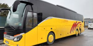 Inspektorzy stwierdzili, że autobus na dzień kontroli nie posiada ważnych badań technicznych.