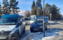 Małopolscy inspektorzy przeprowadzili kontrolę drogową autobusu przewożącego dzieci.