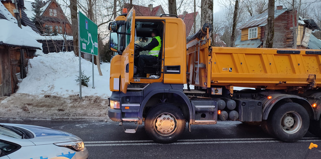 Inspektorzy zostali wezwani do pomocy przy ustalaniu okoliczności śmiertelnego wypadku.