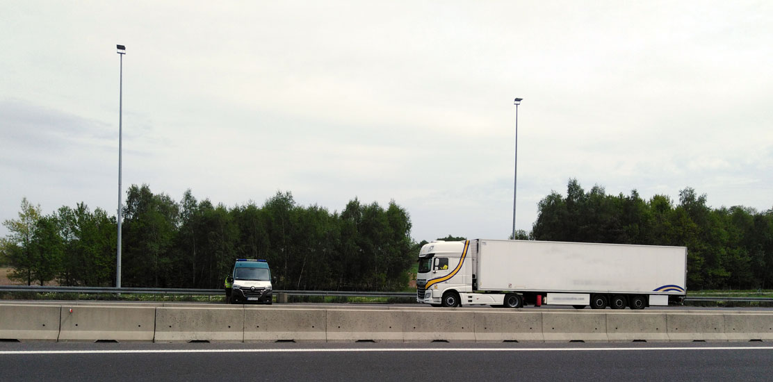 Prowadzili pojazd nie rejestrując swojej aktywności na kartach kierowców.