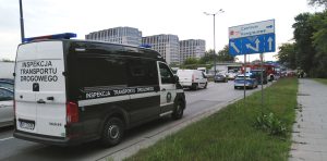 Małopolscy inspektorzy pomogli poszkodowanemu.