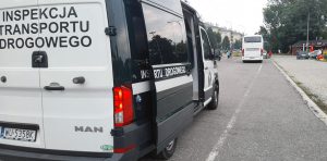 Małopolscy inspektorzy udali się na miejsce odjazdu autobusu.
