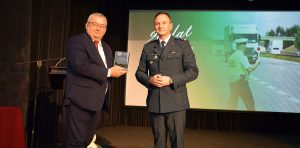 Minister Infrastruktury Andrzej Adamczyk oraz Małopolski Inspektor Transportu Drogowego Paweł Kucharczyk.