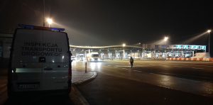 Małopolscy inspektorzy prowadzili nocne działania kontrolne na autostradzie A4.