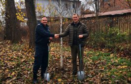 Dyrektor Regionalnej Dyrekcji Lasów Państwowych w Krakowie Paweł Szczygieł oraz Małopolski Wojewódzki Inspektor Transportu Drogowego Paweł Kucharczyk.