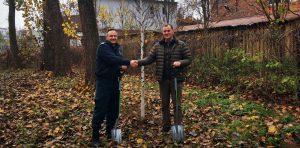 Dyrektor Regionalnej Dyrekcji Lasów Państwowych w Krakowie Paweł Szczygieł oraz Małopolski Wojewódzki Inspektor Transportu Drogowego Paweł Kucharczyk.