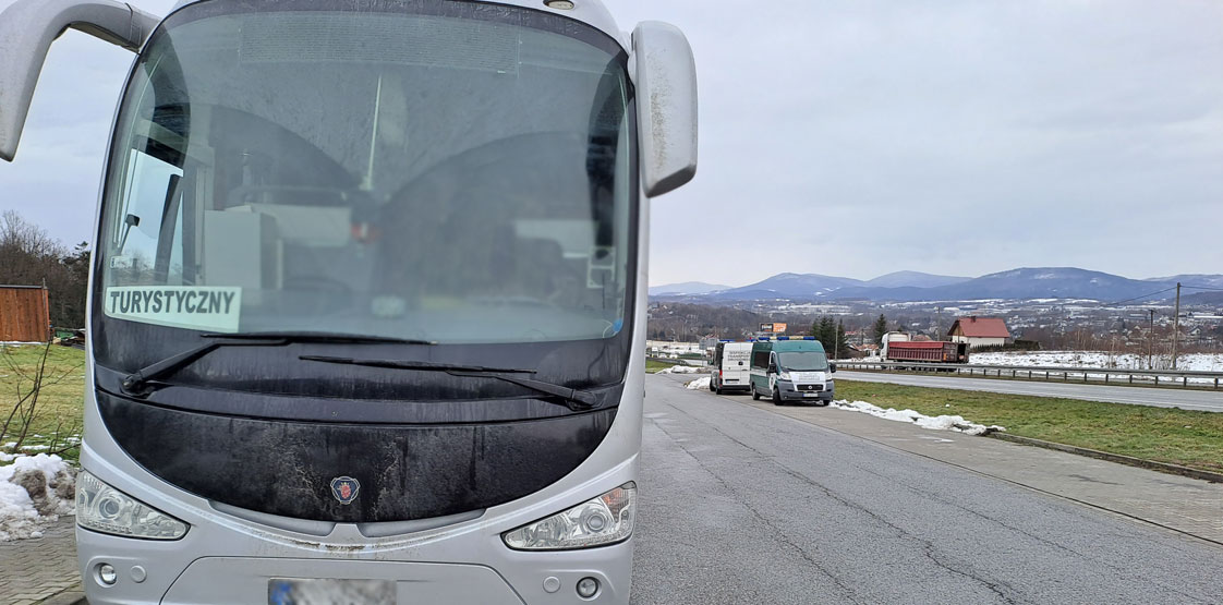 Małopolscy inspektorzy zatrzymali do kontroli autokar, którym wykonywany był międzynarodowy przewóz osób.