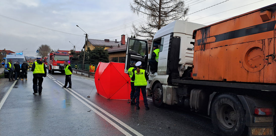 Służby pracują na miejscu tragicznego wypadku w Czchowie.
