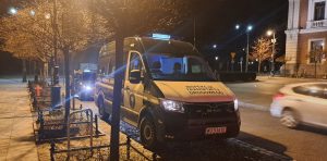 Samochód kontrolny WITD uczestniczący w nocnej akcji ukierunkowanej na zwalczenie szarej strefy w przewozach osób.
