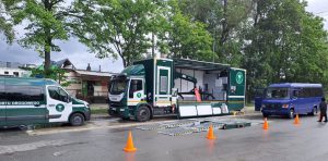 Stanowisko do przeprowadzania kontroli stanu technicznego rozstawione w Zakopanem.