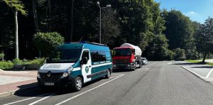 Inspektorzy zatrzymali do kontroli pojazd, którym realizowano przewóz towaru niebezpiecznego ADR.