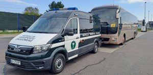 Inspektorzy na autostradzie A4 w miejscowości Aleksandrowice zatrzymali do kontroli autobus, którym przewożonych było ponad 40 dzieci.