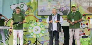 Minister Infrastruktury Andrzej Adamczyk życzył uczestnikom dobrej zabawy.