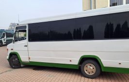 Inspektorzy w ramach akcji "BEZPIECZNA DROGA DO SZKOŁY" zatrzymali do kontroli autobus, którym wykonywany był przewóz dzieci.