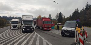 Inspektorzy na głównych szlakach komunikacyjnych oraz na granicy RP prowadzili kontrole transportu międzynarodowego.