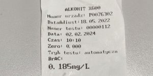 Pomiar z urządzenia wskazał wynik 0,185 mg/L, co odpowiada 0,37 promila alkoholu we krwi.