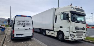 Inspektorzy ujawnili przypadki posługiwania się kartą kierowcy należącą do osoby trzeciej